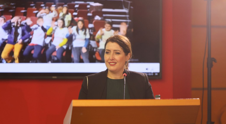 Dyfishohet pagesa per personat me aftesi ndryshe qe ndjekin shkollen